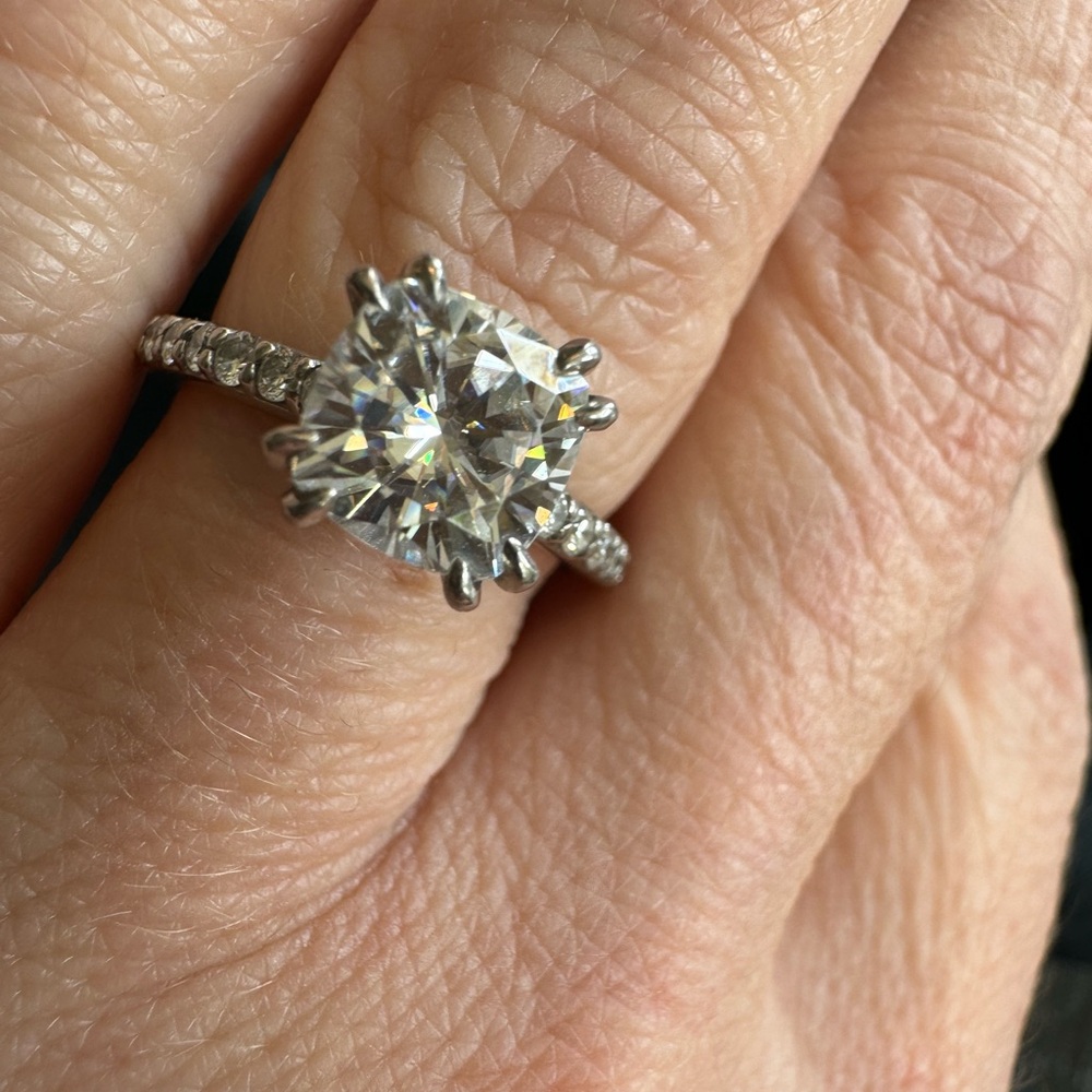 7mm Cushion Moissanite-Palladium Cathedral 0.40ctw natural diamond sidestones.